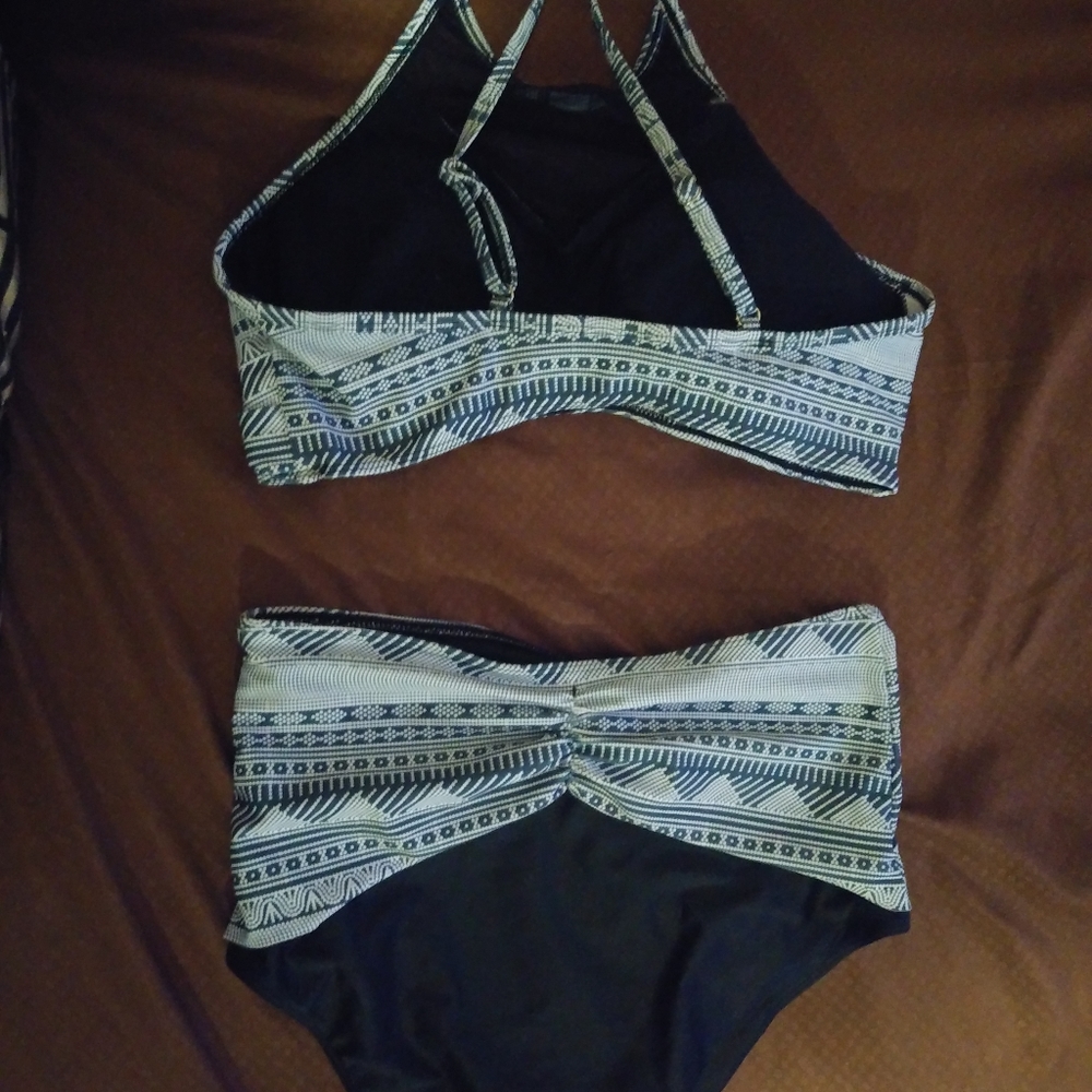 Swimsuit - Picture 2 of 3